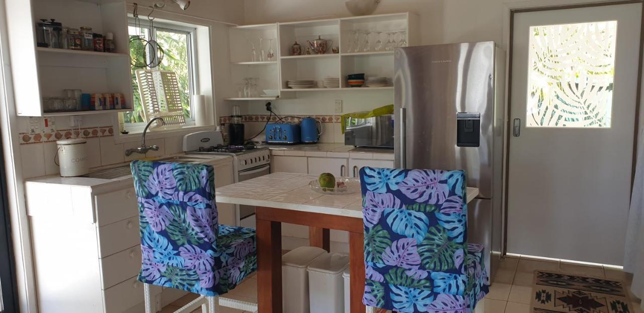 Are Tamareni 2Br Beach Cottage Or River Studio 아바루아 객실 사진
