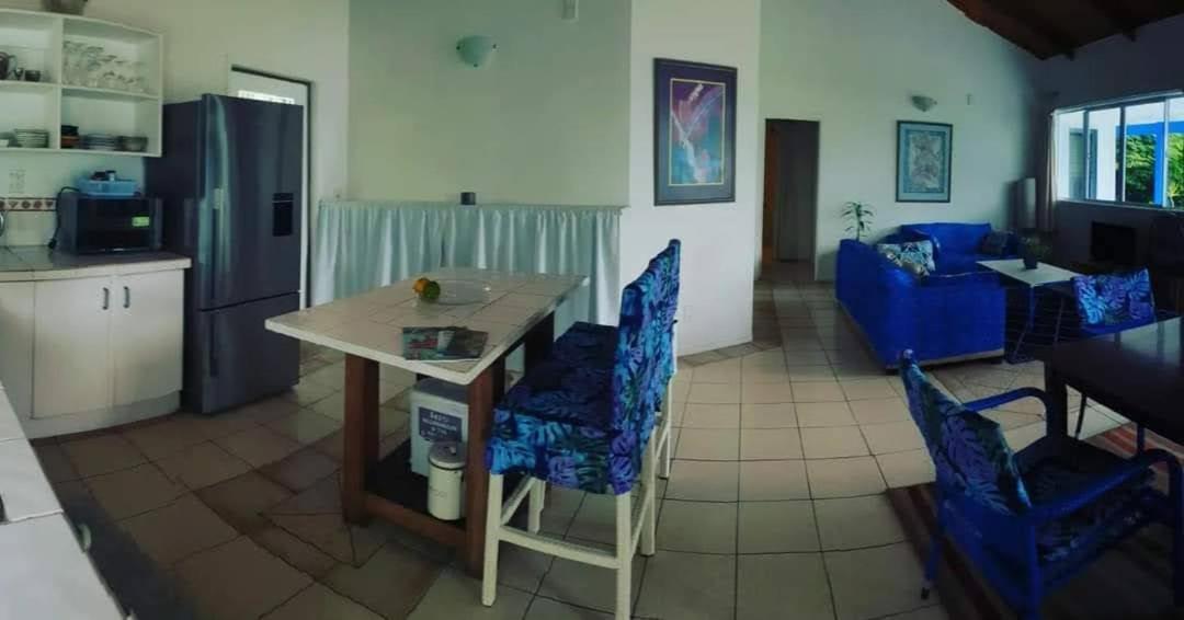 Are Tamareni 2Br Beach Cottage Or River Studio 아바루아 객실 사진